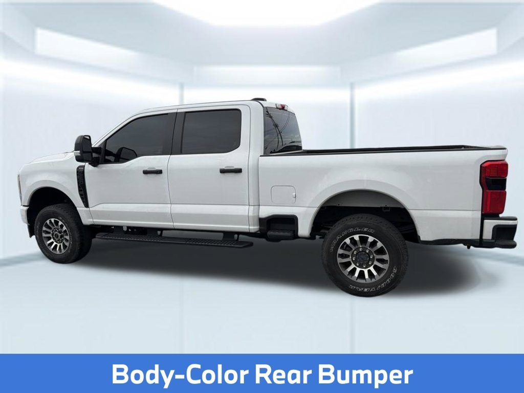Used 2025 White Ford XL image 16