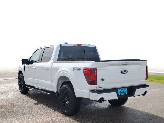 New 2026 Oxford White Ford XLT image 3