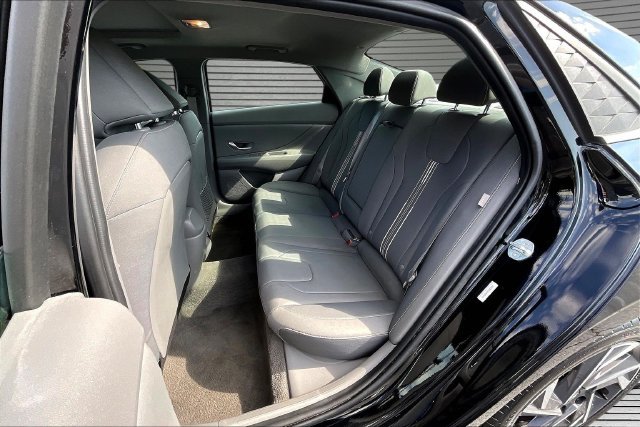 2025 Hyundai Elantra SEL - Photo 24