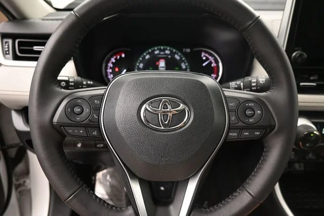 Used 2024 Beige Toyota XLE Premium image 27