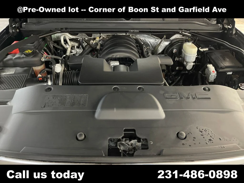 Used 2015 Silver GMC SLT image 10