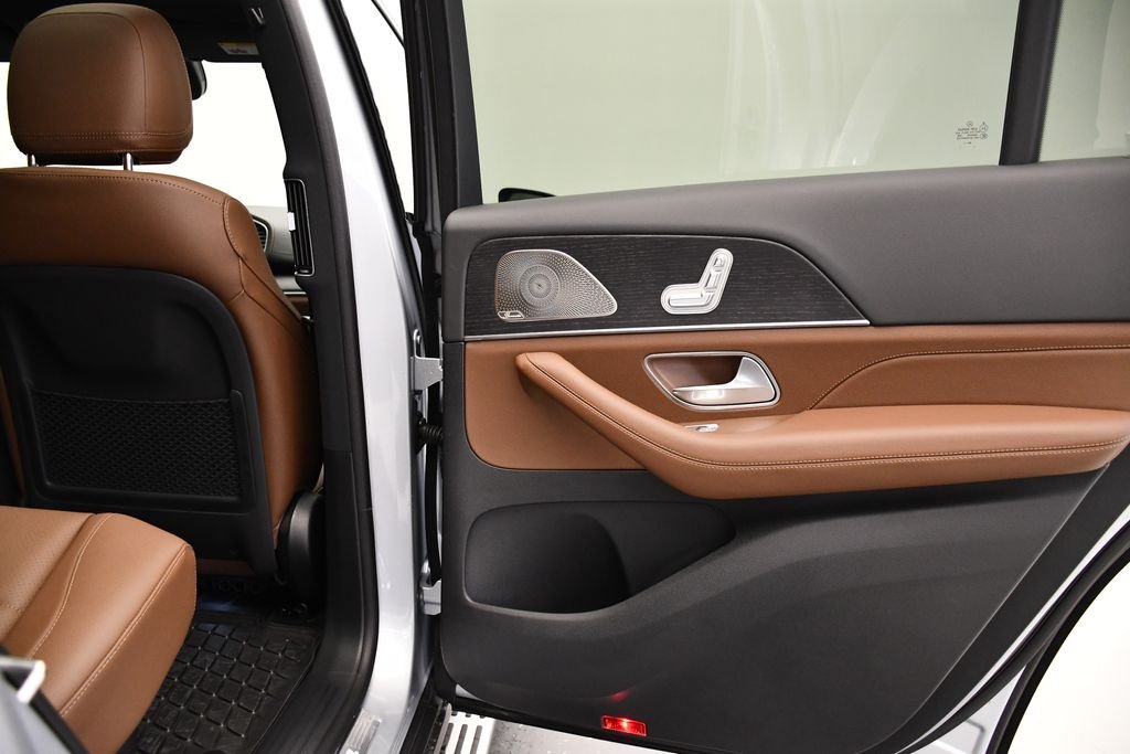 2025 Mercedes-Benz GLS Base - Photo 50