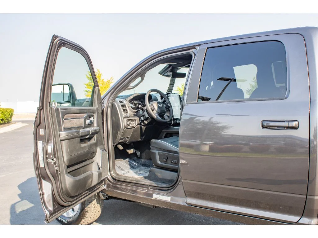 New 2026 Granite Crystal Metallic Clearcoat Ram Laramie image 25