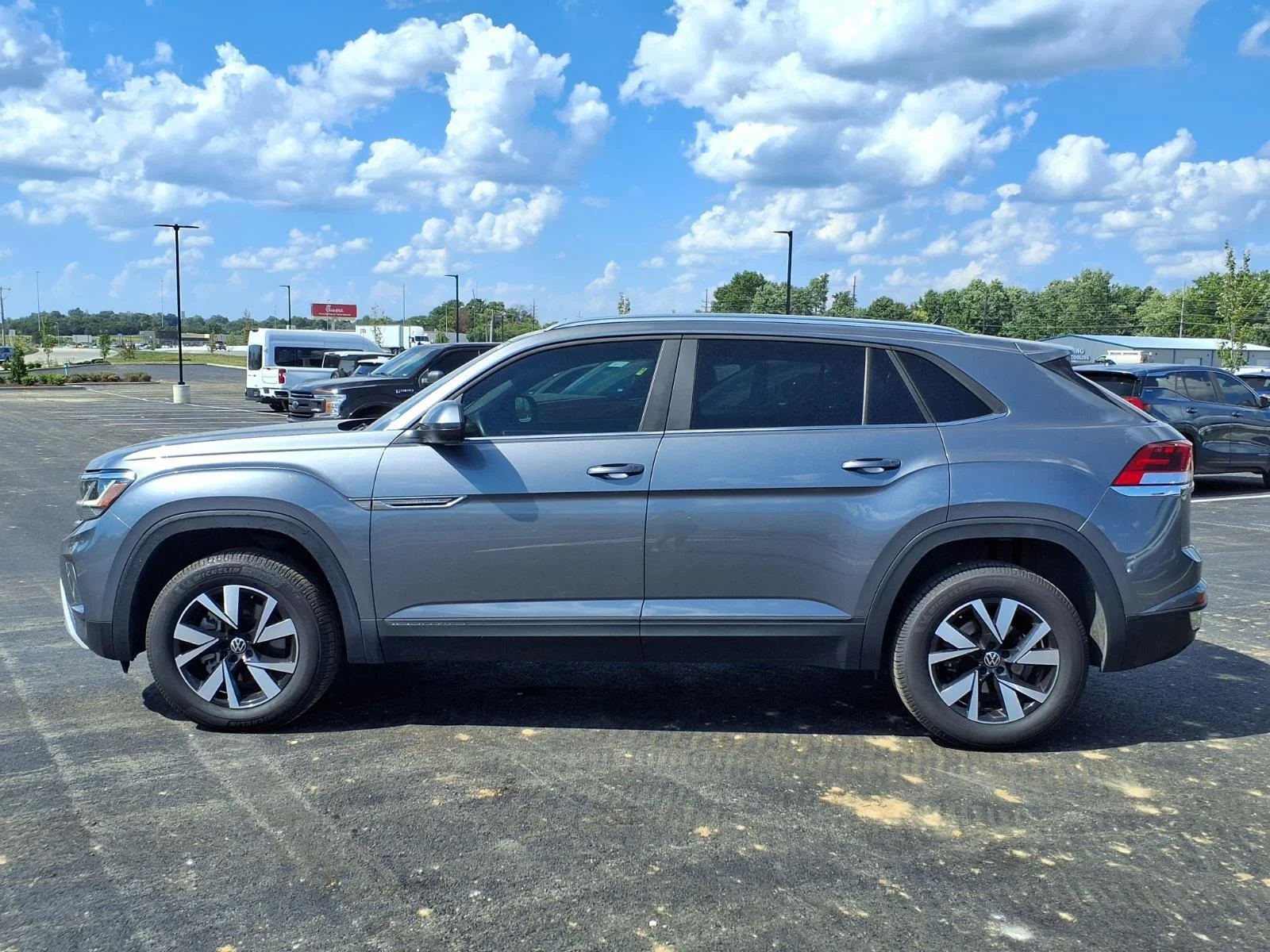 Used 2023 Platinum Gray Metallic Volkswagen 2.0T SE image 15