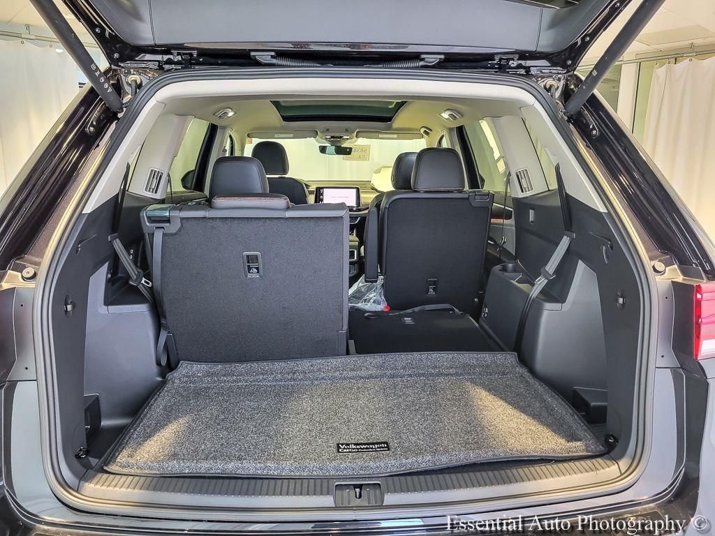 New 2026 Deep Black Pearl Volkswagen 2.0T Peak Edition image 17
