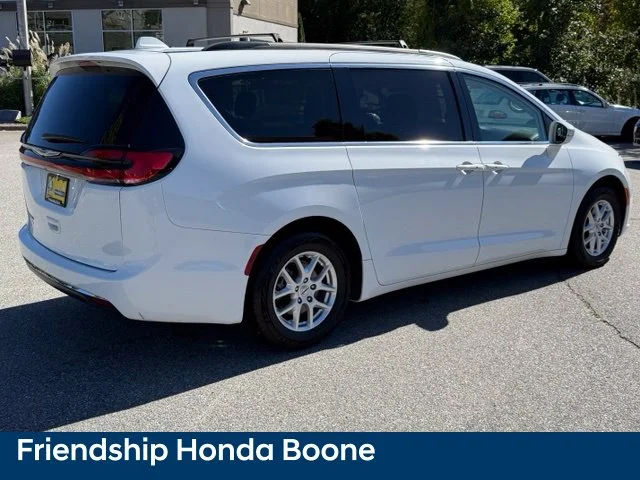 Used 2022 White Chrysler Touring L image 5