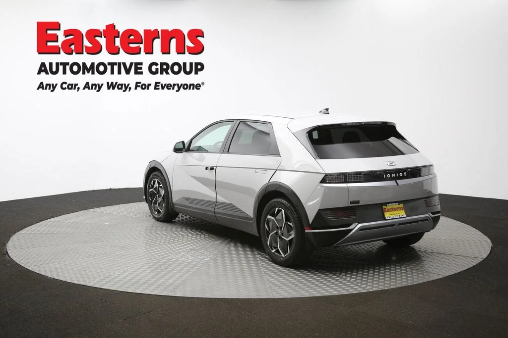 Used 2023 Gray Hyundai SE image 61