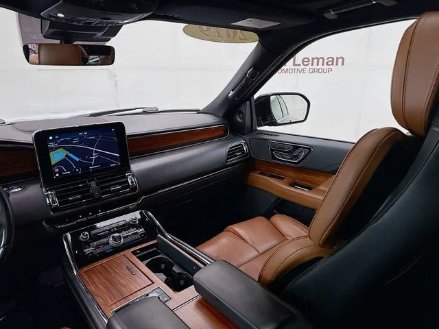 Used 2019 Black Lincoln Reserve image 25