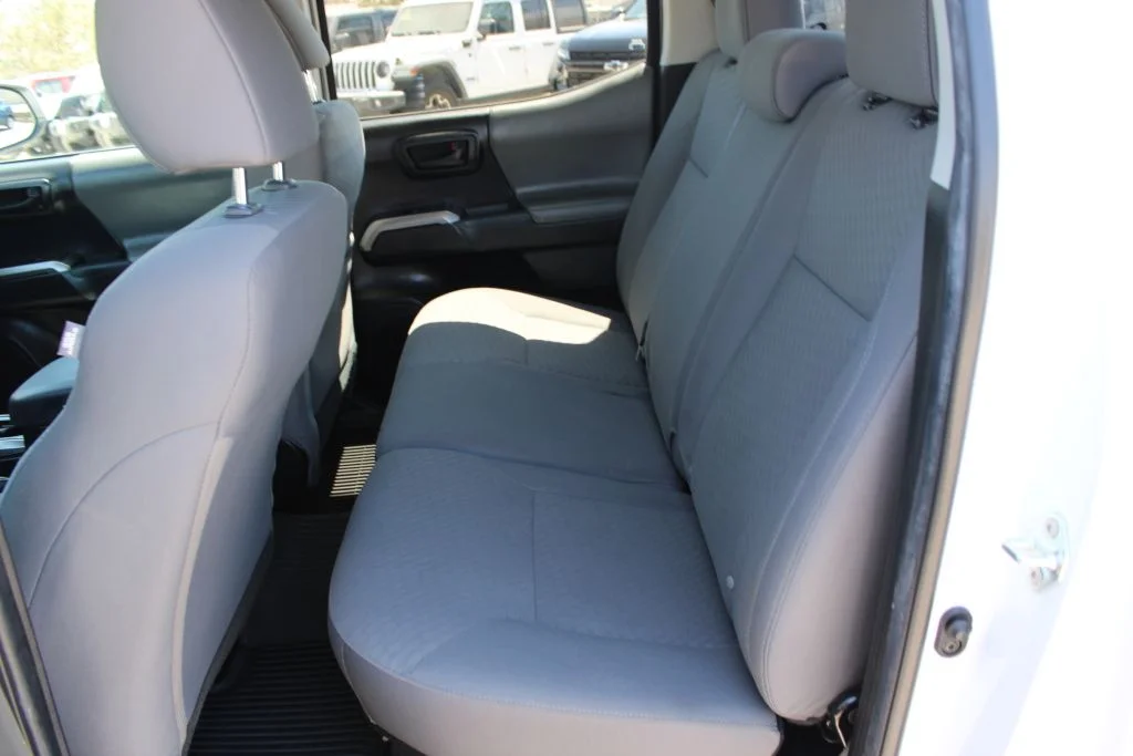 Used 2022 White Toyota SR5 image 13