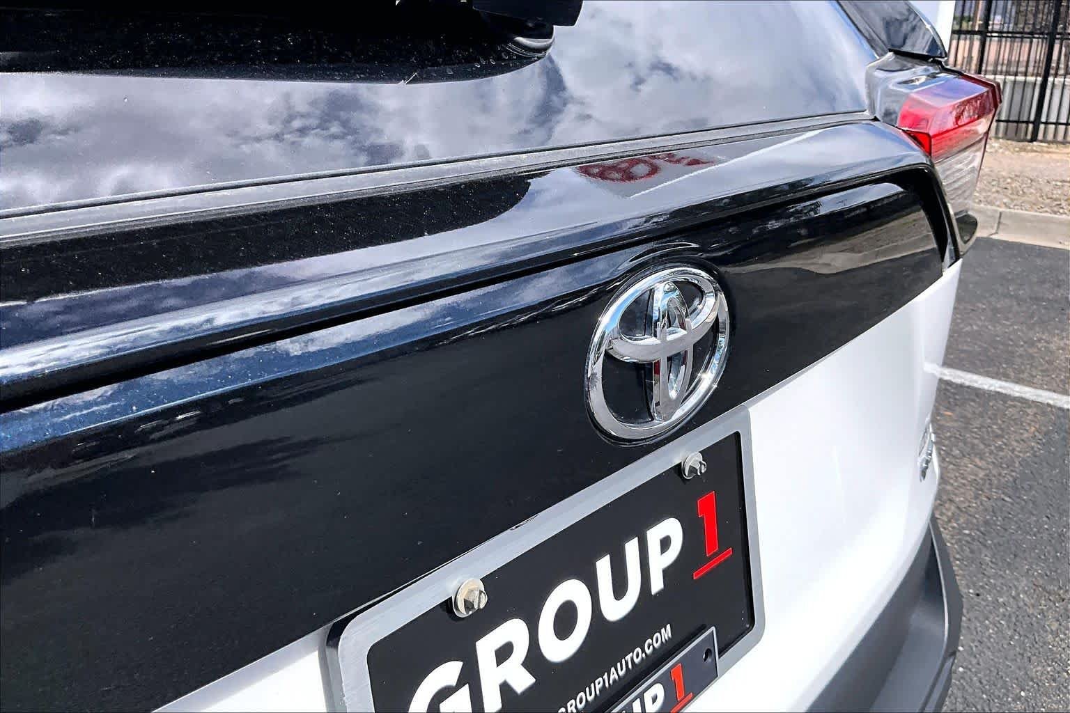 Used 2025 Ice Cap/Midnight Black Metallic Toyota Hybrid Woodland image 28