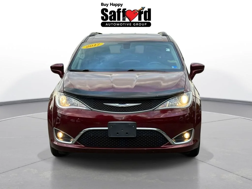 Used 2017 Red Chrysler Touring L image 7