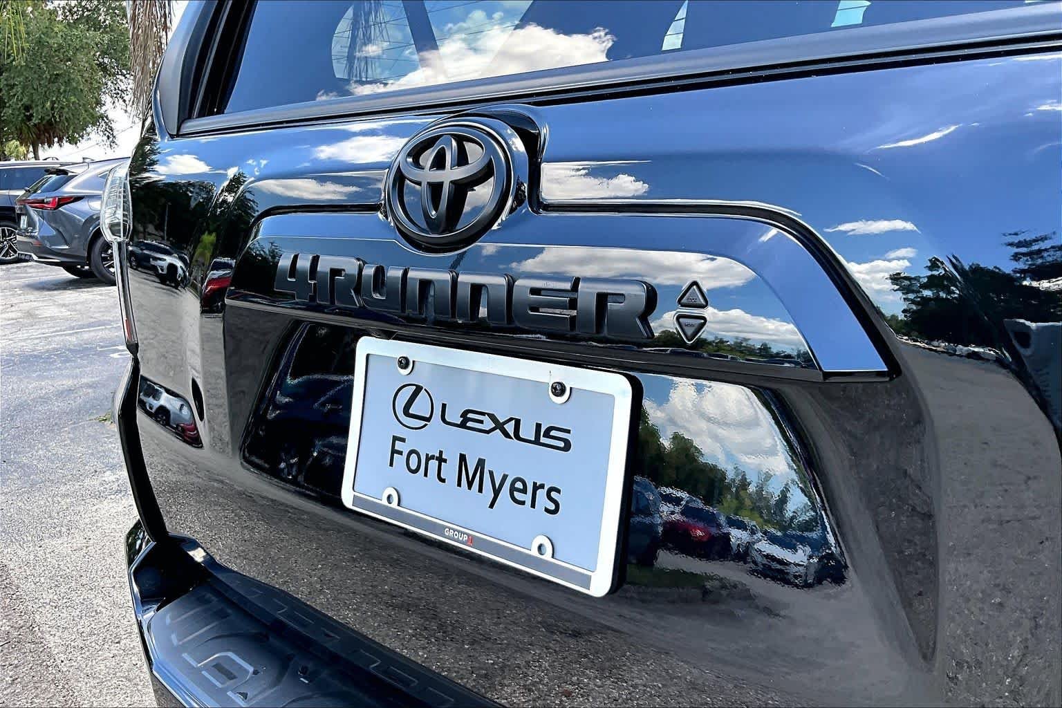 Used 2022 Midnight Black Metallic Toyota SR5 Premium image 10