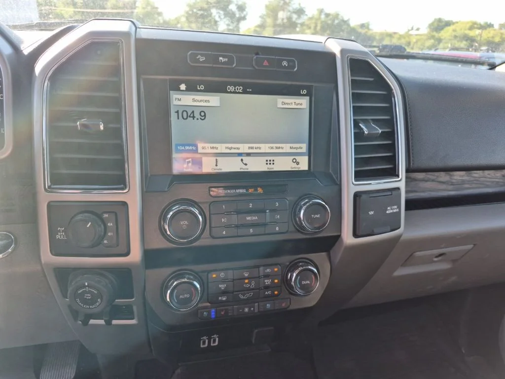Used 2019 Magnetic Ford Lariat image 21