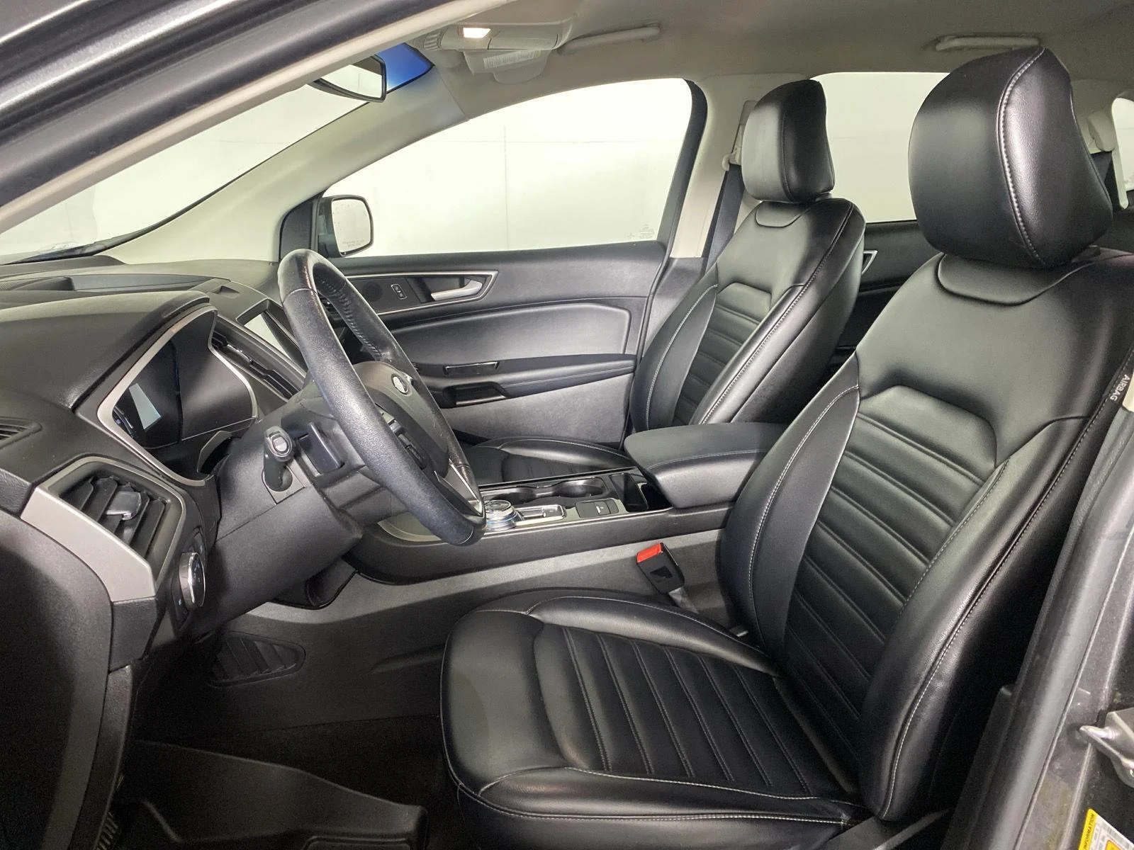 Used 2020  Ford SEL image 10