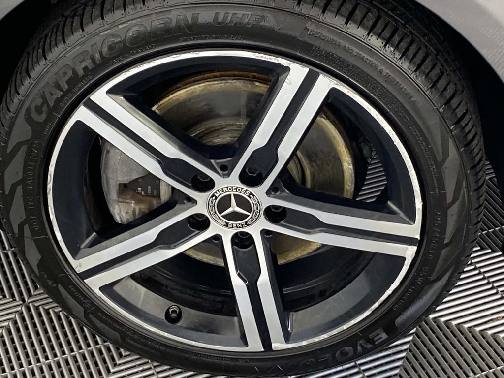 Used 2020 Gray Mercedes-Benz CLA 250 image 27