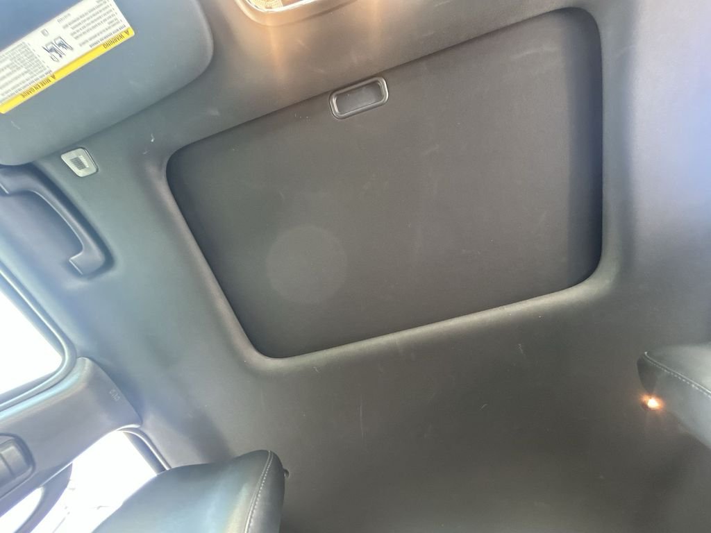 Used 2018 White Jeep Altitude image 28