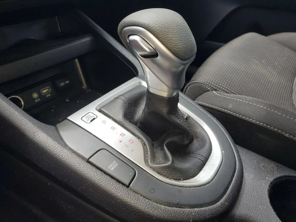 Used 2019 Black Kia LXS image 21