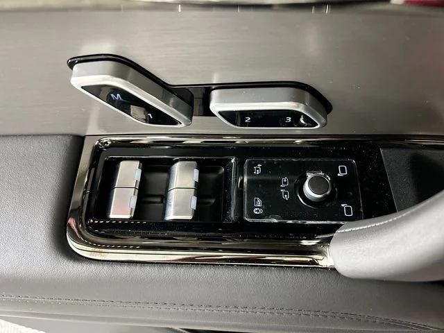 New 2026 Red Land Rover Dynamic SE image 19