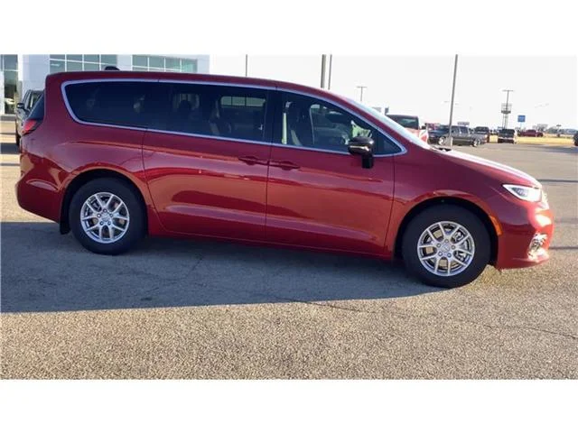 New 2026 Red Hot Pearl-Coat  Paint Chrysler SELECT image 3