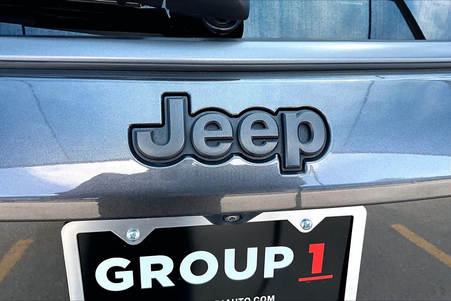 Used 2022 Granite Crystal Metallic Clearcoat Jeep Trailhawk image 31