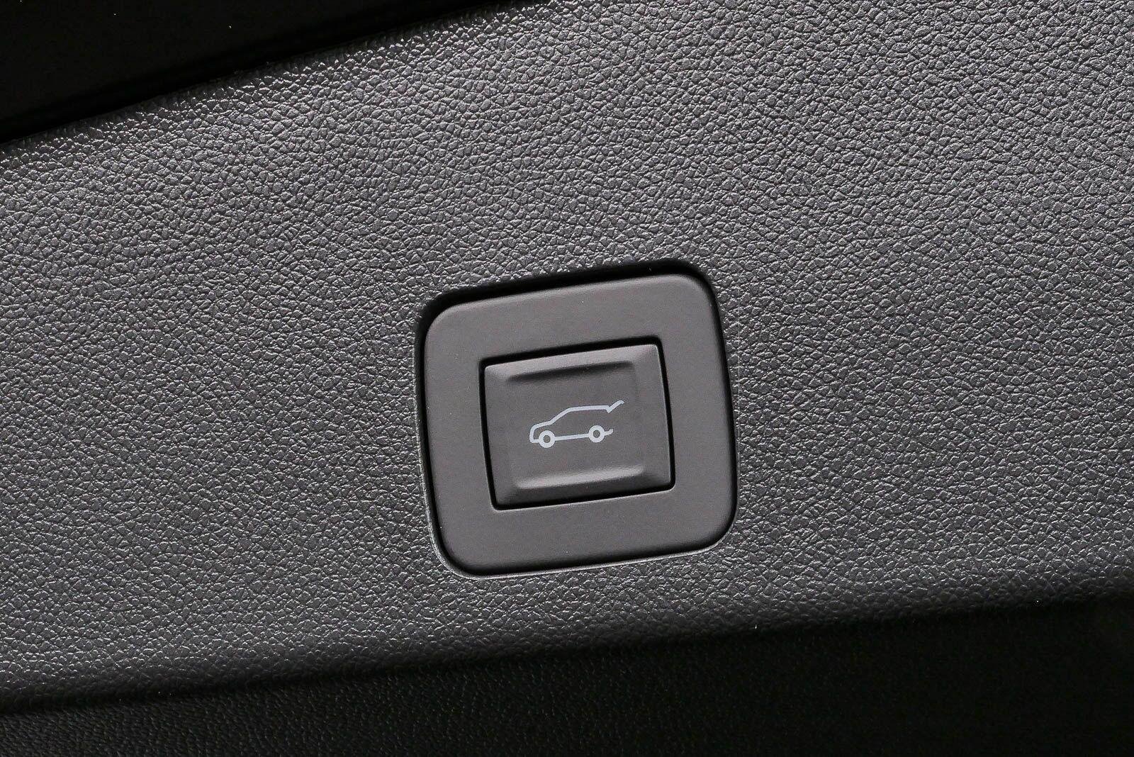 New 2026 Ebony Twilight Metallic Buick Avenir image 31