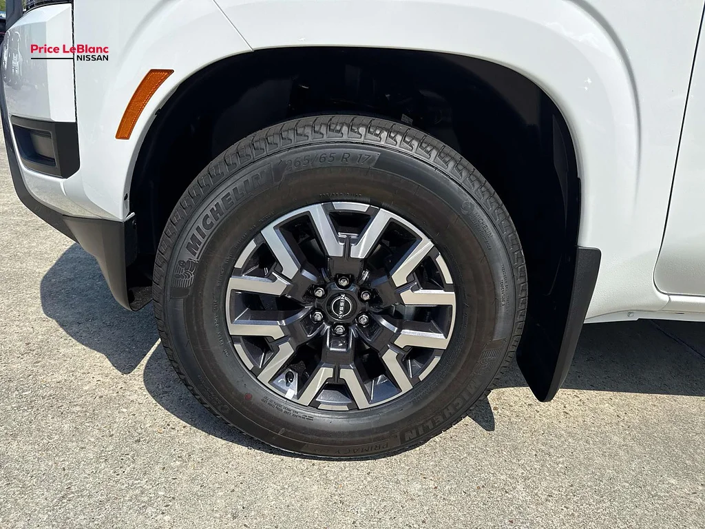 New 2026 Glacier White Nissan Crew Cab SV 4x2 image 4