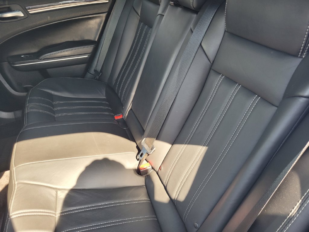 2018 Chrysler 300 S - Photo 17