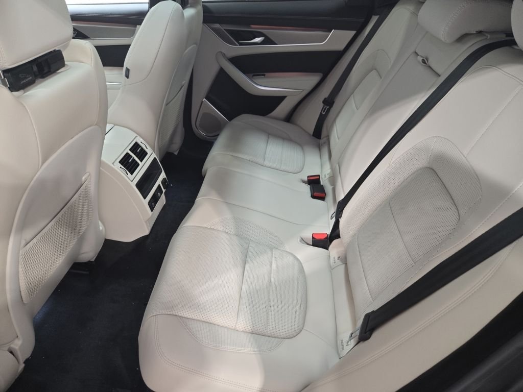 2026 Jaguar F-Pace R-Dynamic S - Photo 22