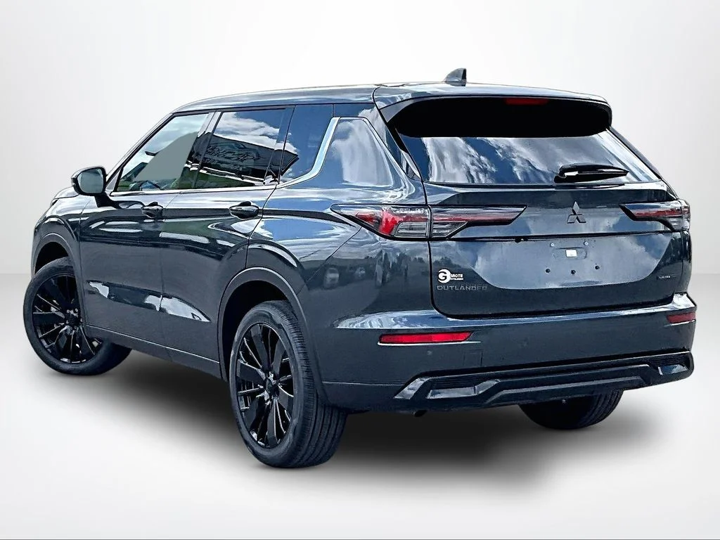 New 2026 Gray Mitsubishi LE image 4