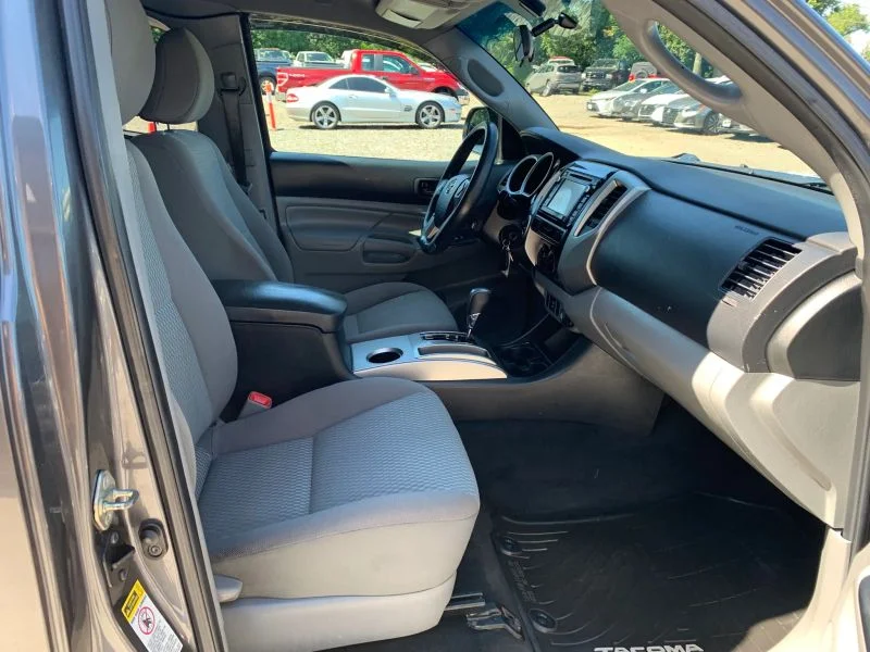 Used 2015 Gray Toyota Pickup 4D 6 ft image 29