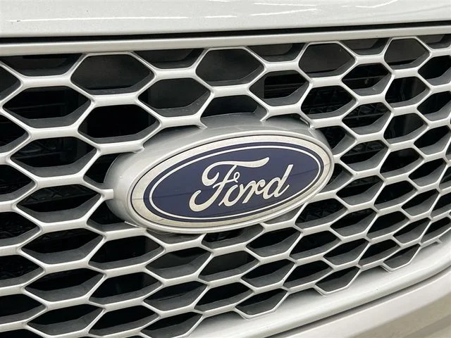 Used 2024 Silver Ford SEL image 39