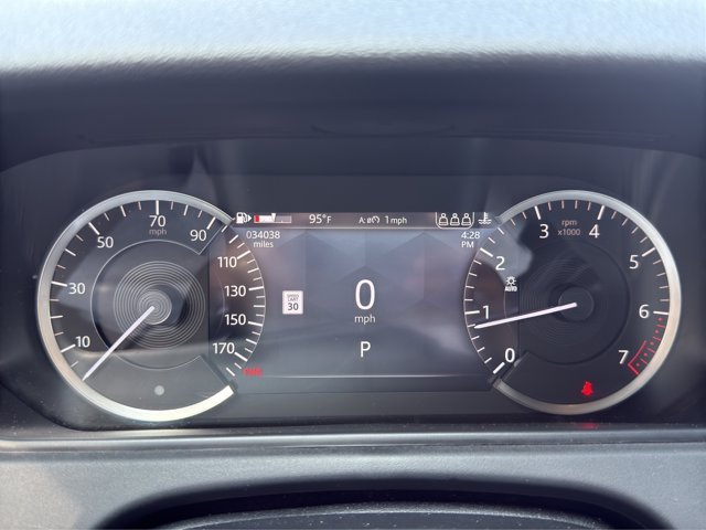 Used 2022 White Land Rover R-Dynamic S image 11