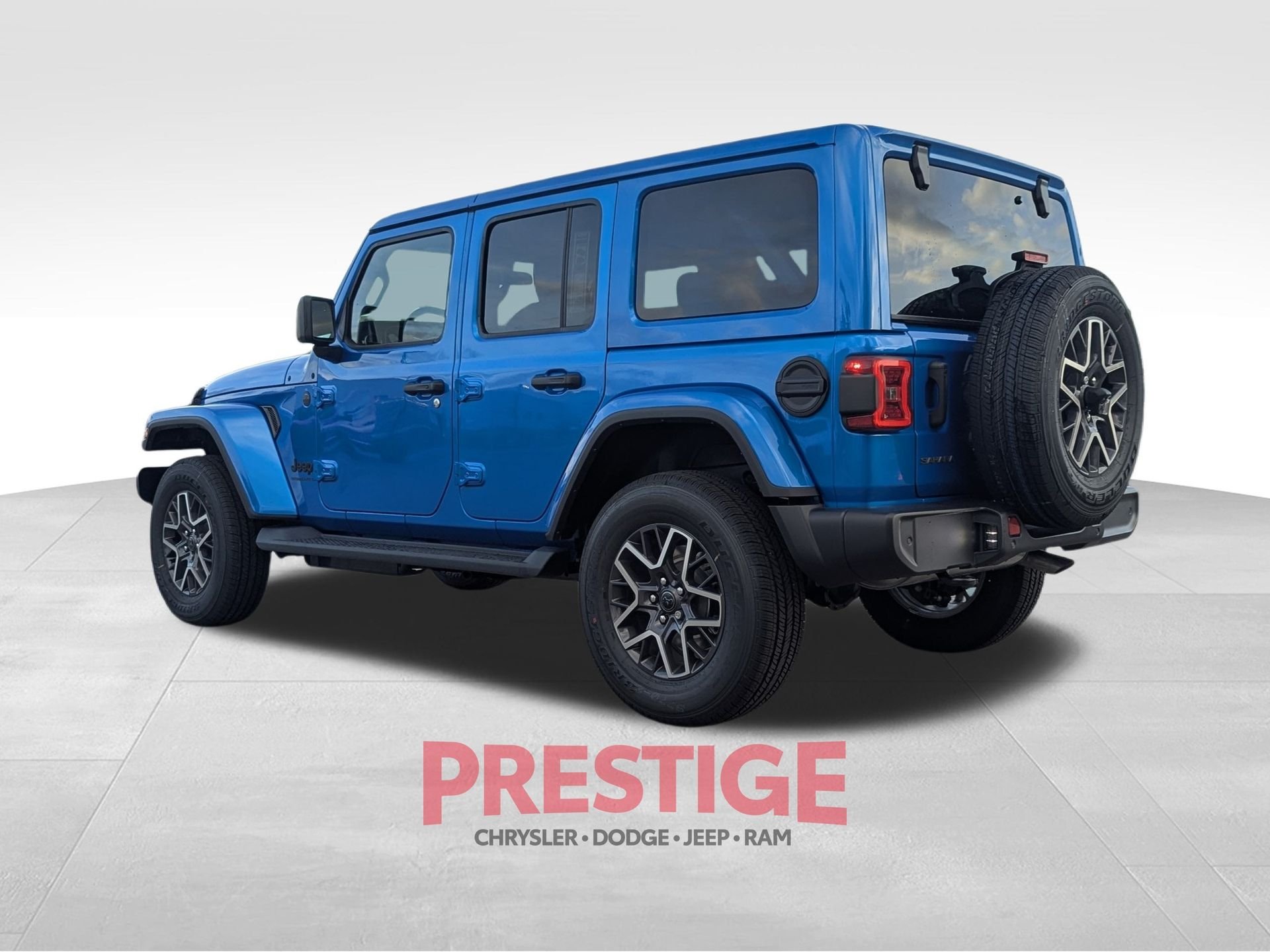 New 2026 Hydro Blue Pearl-Coat Exterior Paint Jeep Sahara image 9