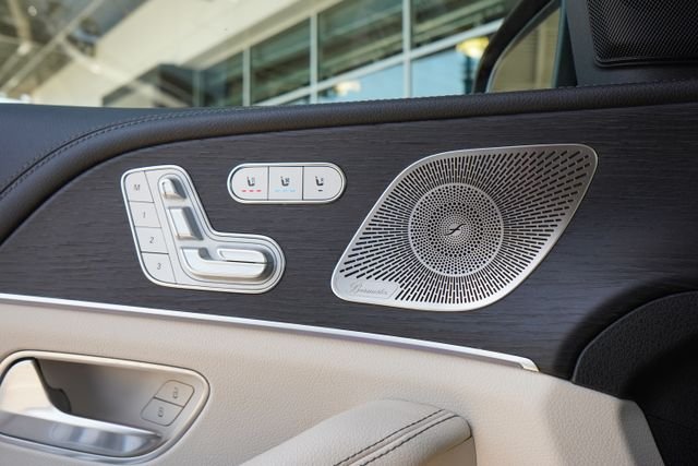 Used 2022 Blue Mercedes-Benz GLS 450 image 18