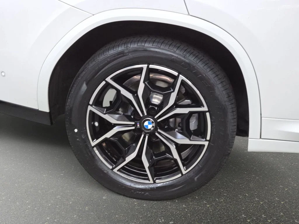 Used 2024 Alpine White BMW xDrive30i image 35
