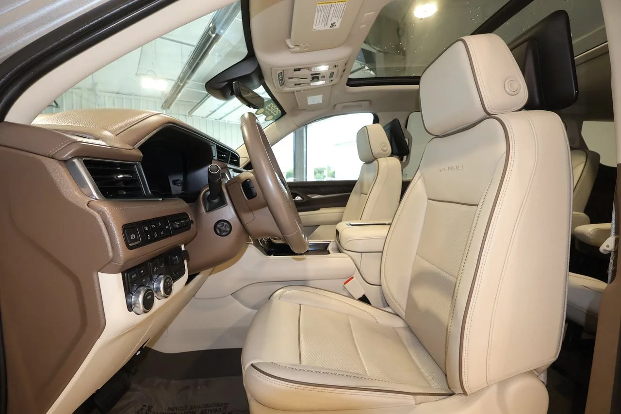 2023 GMC Yukon Denali - Photo 24