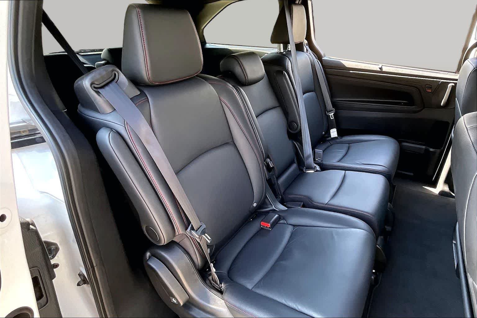 Used 2025 Platinum White Pearl Honda Sport-L image 19