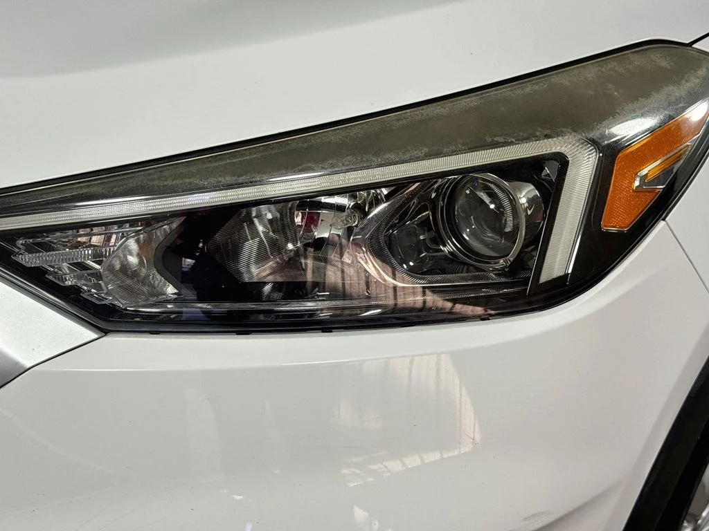 Used 2019 White Hyundai Value image 36