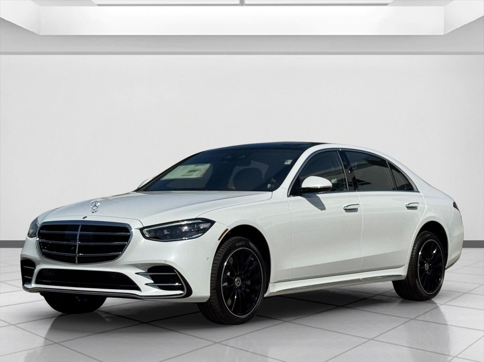 New 2026 MANUFAKTUR Moonlight White Metallic Mercedes-Benz S 580 image 6