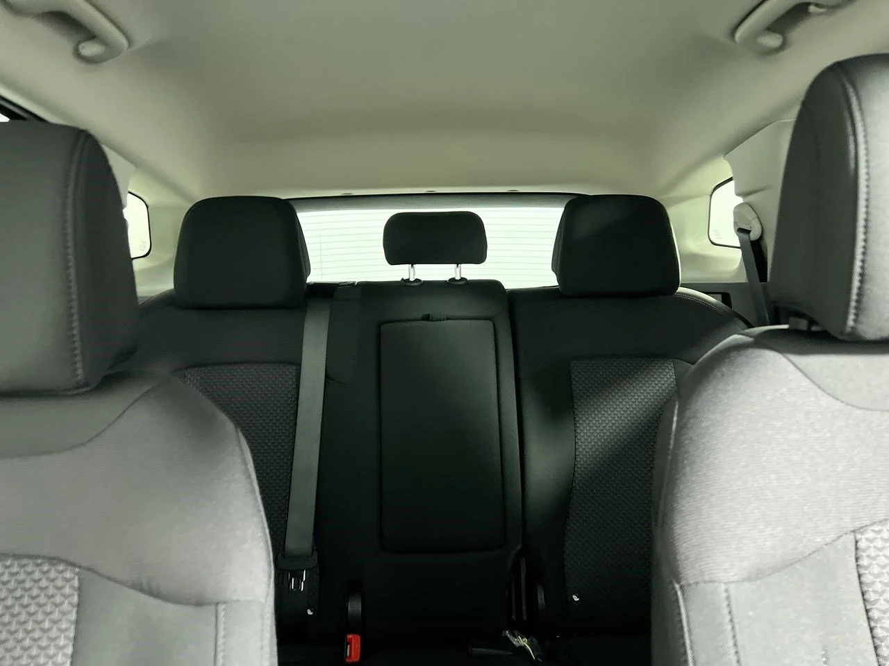 New 2026 Glacial White Pearl Kia LX image 31