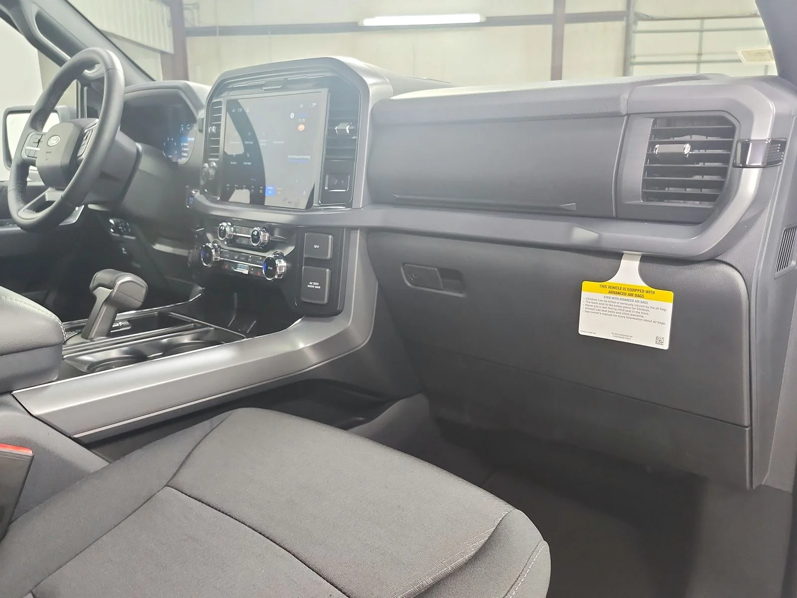 New 2026 Oxford White Ford XLT image 43