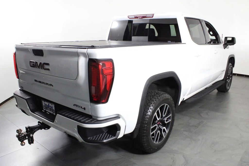 Used 2022 White GMC AT4 image 3