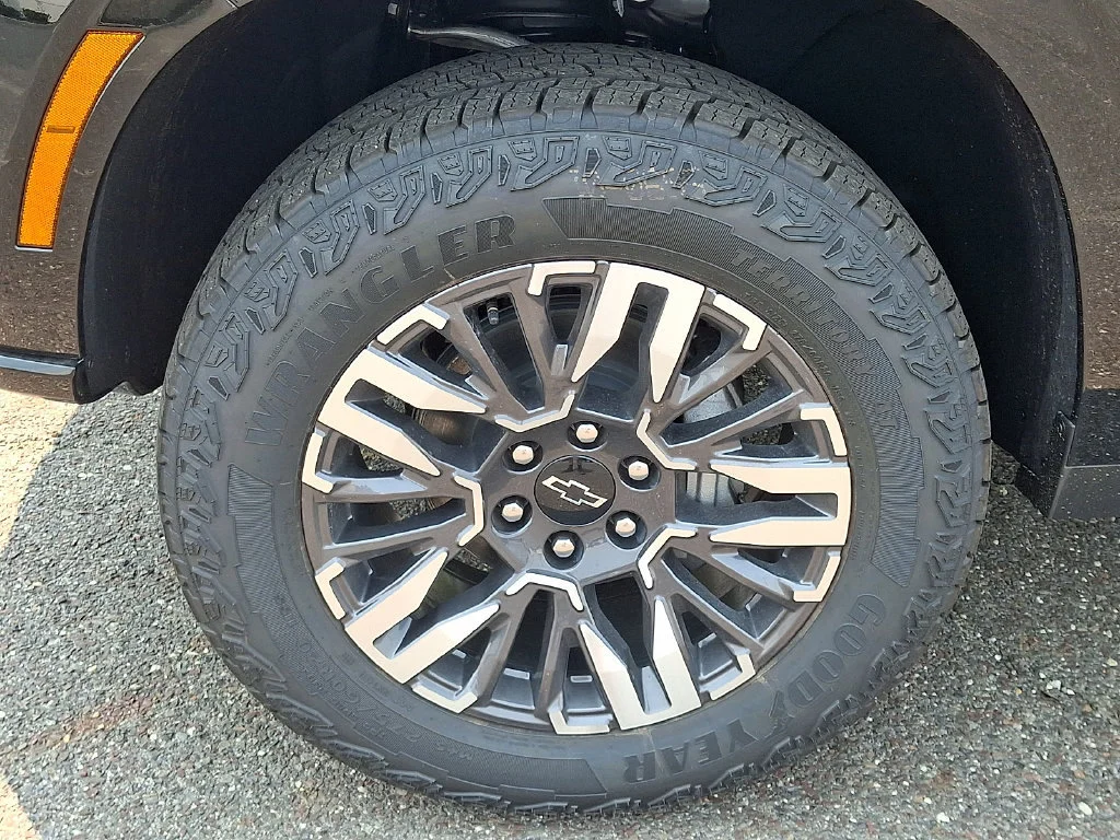 New 2026 Black Chevrolet Z71 image 19