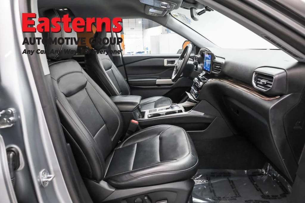 Used 2024 Silver Ford Limited image 26