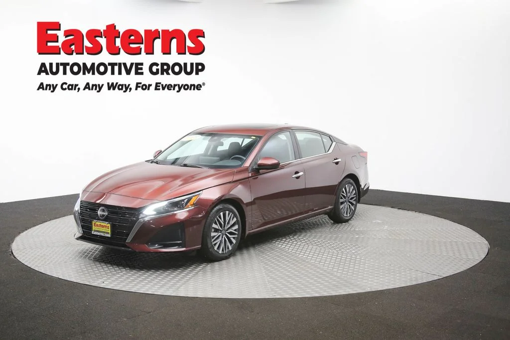 Used 2023 Red Nissan 2.5 SV image 59