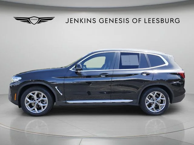 Used 2022 Black BMW xDrive30i image 9