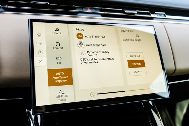 New 2026  Land Rover Dynamic SE image 34