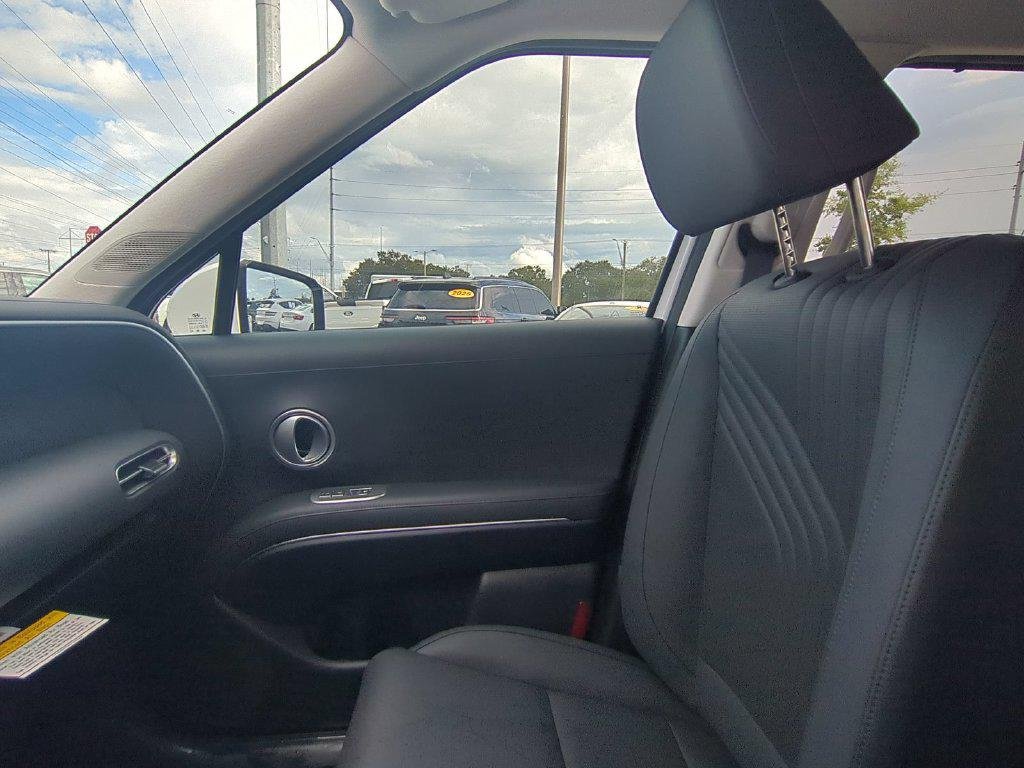 New 2027 White Hyundai Blue SEL 7P image 28