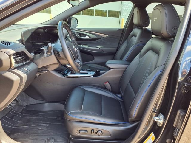 Used 2025 Ebony Twilight Metallic Buick Sport Touring image 6