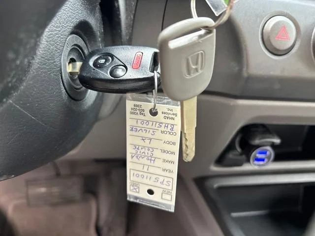Used 2011 Silver Honda LX image 22
